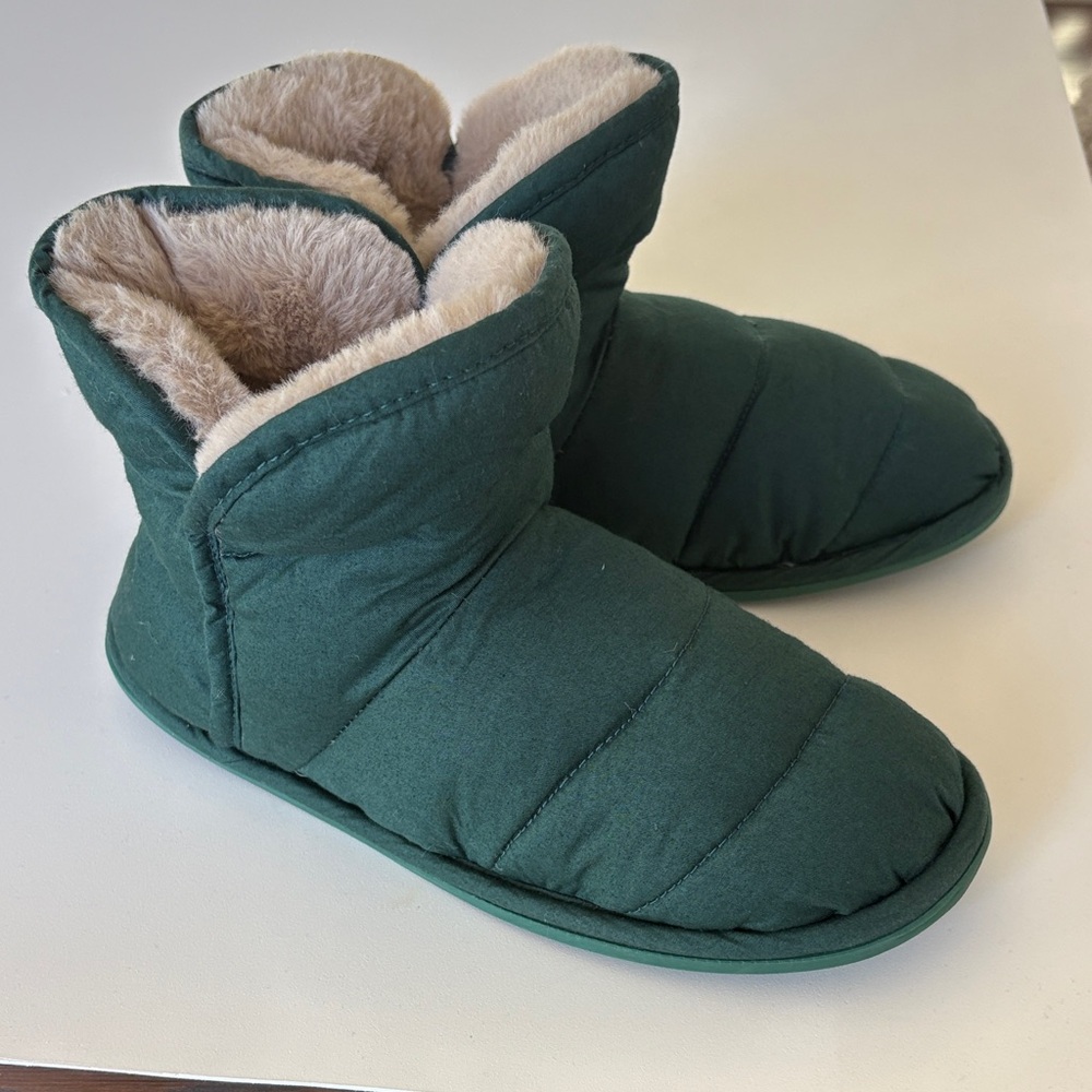 The Company Store Down & Feather Lacrosse Booties Green Holiday Christmas Size S